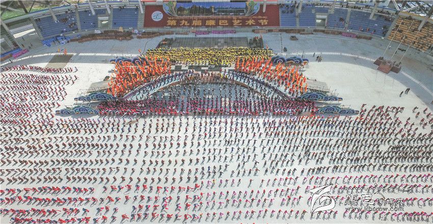 魅力康定等你來(lái)——情歌城容光煥發(fā)恭迎天下客