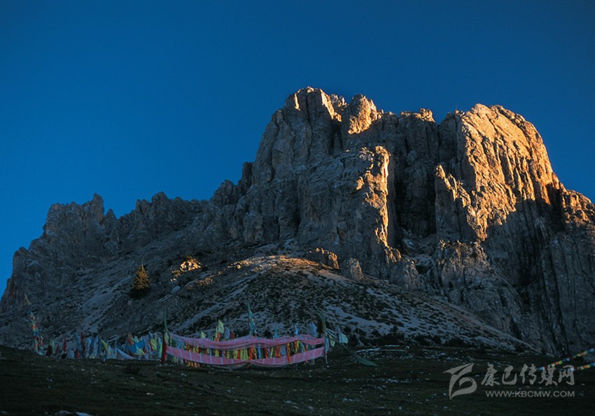 雄龍?jiān)壬裆?jpg 雄龍?jiān)壬裆?jpg