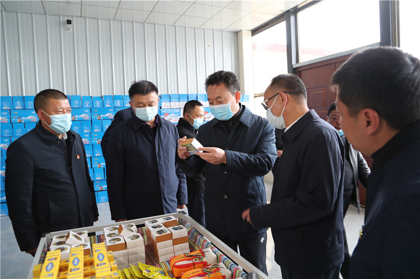 圖為沈陽在.jpg 圖為沈陽在.jpg