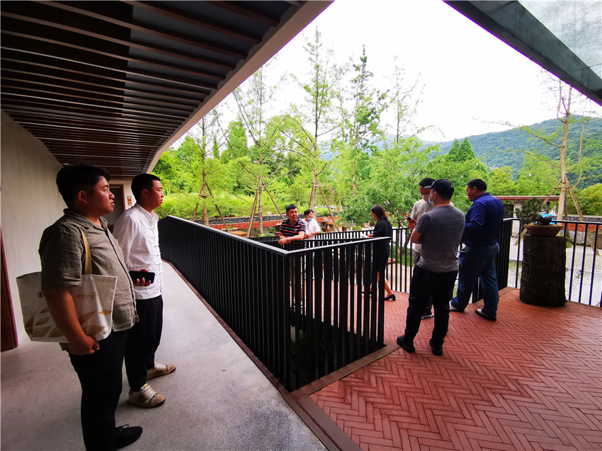 在寶山村參觀民宿.jpg 在寶山村參觀民宿.jpg